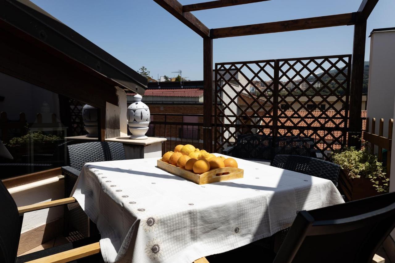 Mansarda In Centro Apartment Capri Leone Exterior photo